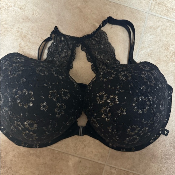 Victoria’s Secret push up lace bra - Picture 3 of 5
